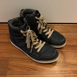 Skor i storlek 39 - Nästan oanvända 