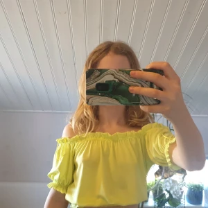 Nion gul/grön magtopp  - Nion grön magtopp med korta armar 