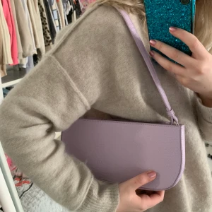 Väska nakd  - Sååååå fin väska från nakd som tyvärr inte kommer till användning 🥺💜 priset är inklusive frakt!