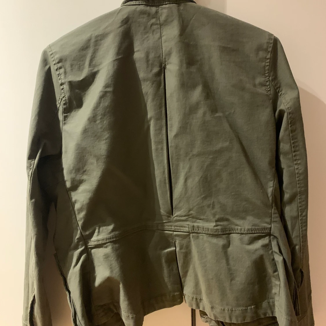 militär färgad jacka  - 90