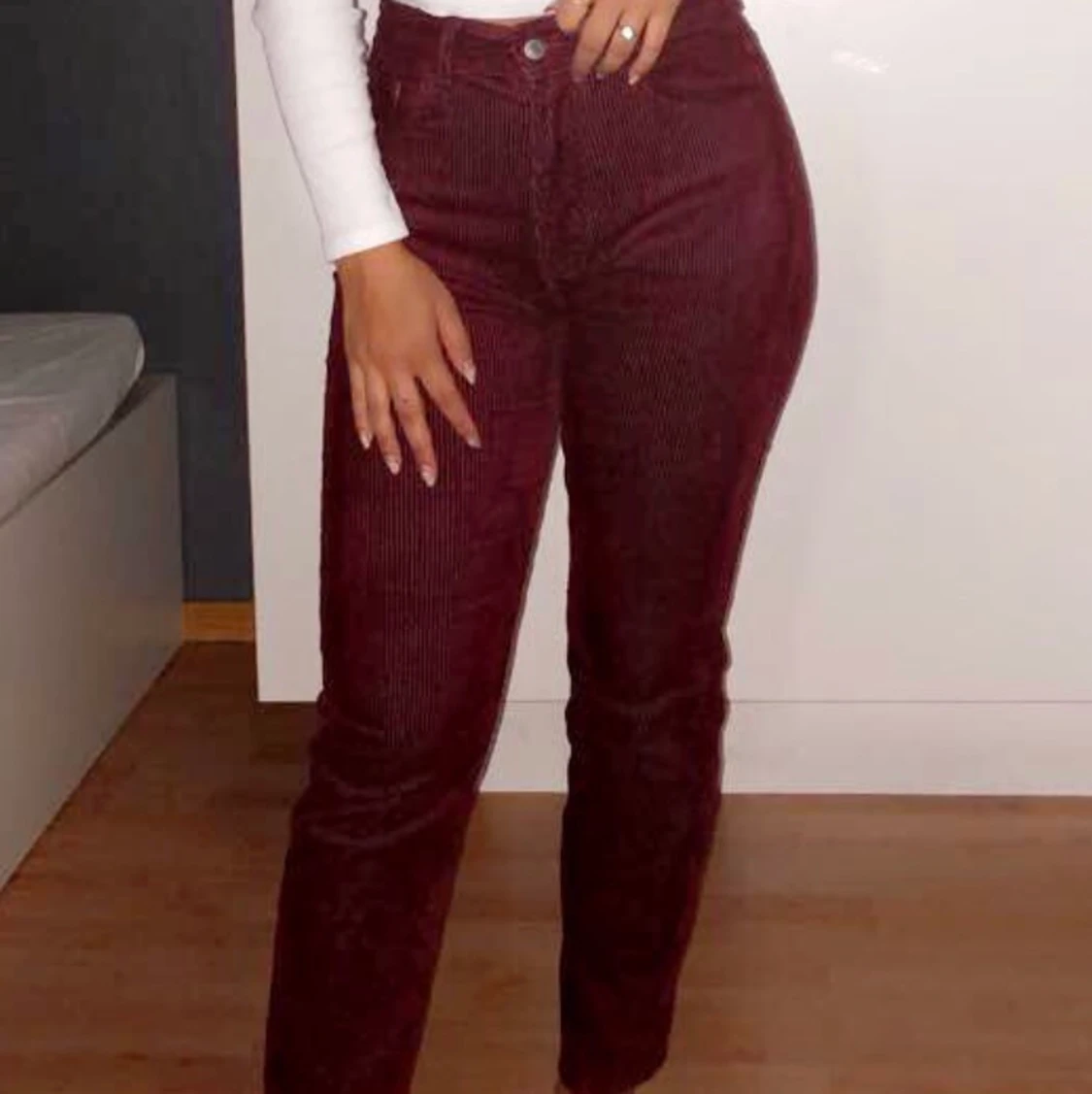 Vinröda manchesterbyxor