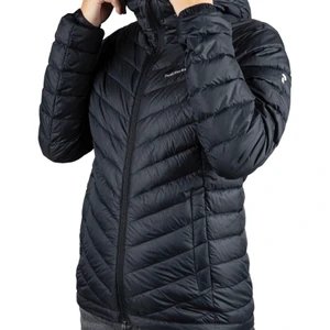 Peak Performance jacka | W Frost Down Hood - Denna jackan köpte jag i Oktober/November 2019. Knappt använd i mycket gott skick. Säljer den då jag snabbt växte ur den. Denna jackan är svart, stilren och håller dig varm och torr! OBS mitt namn står på tvättetiketten. Pris kan diskuteras!