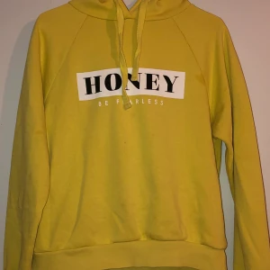   Fin hoodie från Gina storlek s  - Fint skick ingen skada ❤️❤️