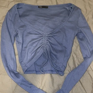 Blå topp - En blå topp ifrån Zara. Fint skick!