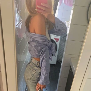 Skjorta blå 🗯 - Kom privat för fler bilder, strlk M