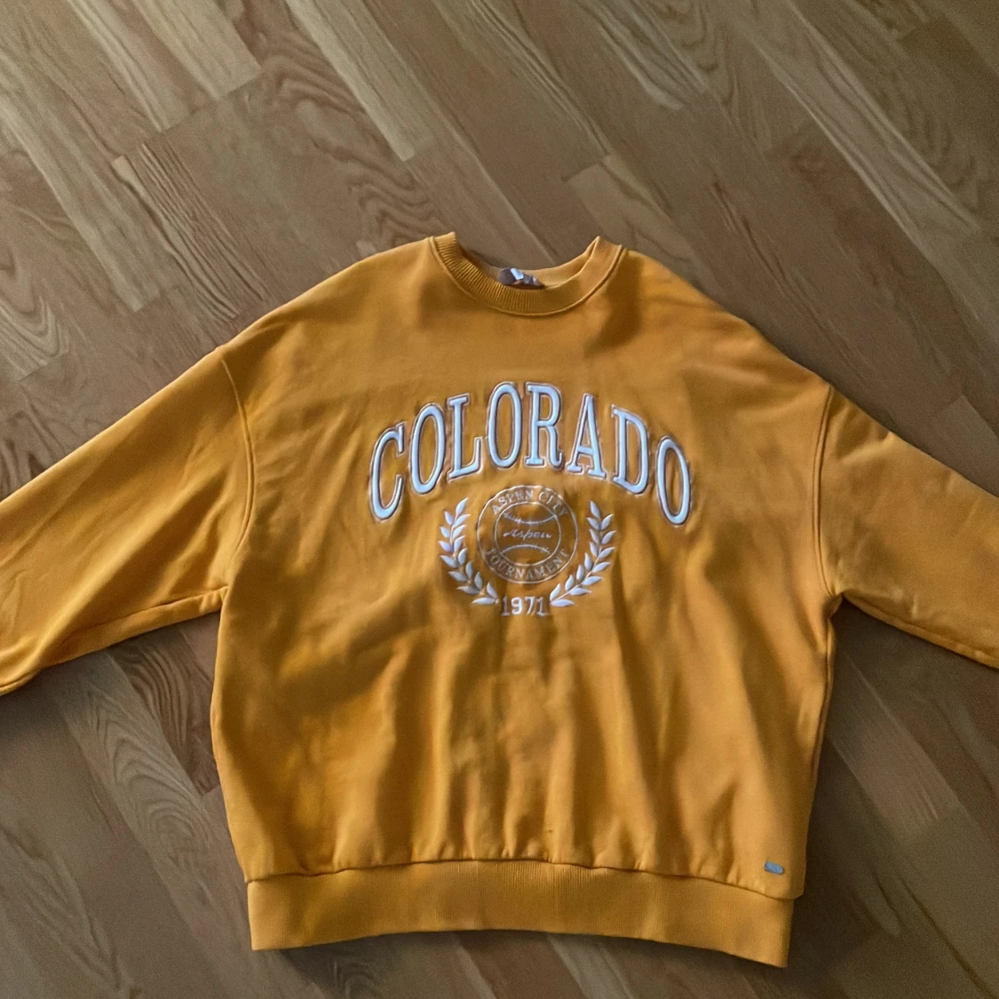 Sweatshirt i storlek S - 90