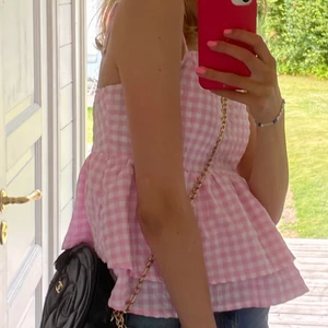 Rutig topp💗 - Så söt strlk S. Många intresserade, köp direkt för 220kr