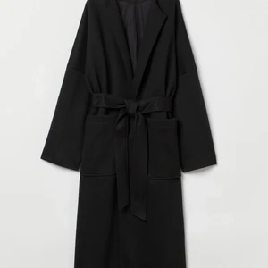 Kappa  - Kappa från HM i strl S. Fint skick, kan fixa egna bilder vid intresse!💗 nypris 700kr ❌kolla gärna mina andra annonser