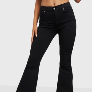 Jeans  - Jeans från dr.denim, köpt på salt. Köparen står för eventuell frakt ✨