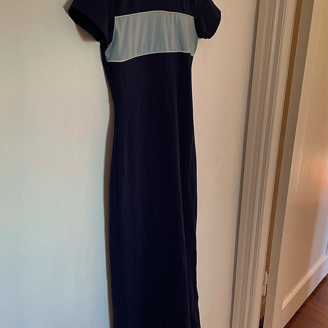 Blå klänning i ”baddräkts” material💙 - 90