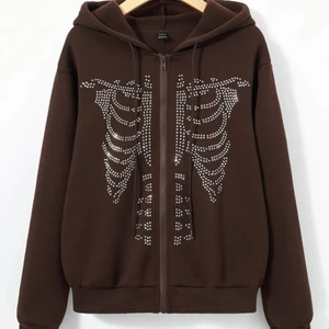 Oanvänd skellettröja - Köpte och den passar inte. helt oanvänd. Möts gärna upp men kan skicka 