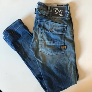 96” jeans -  G-star 96”Jeans från typ 2010. Bra skick, lågmidjade. Frakt tillkommer 💙 Innerbenslängd 79,5/Midja 84cm
