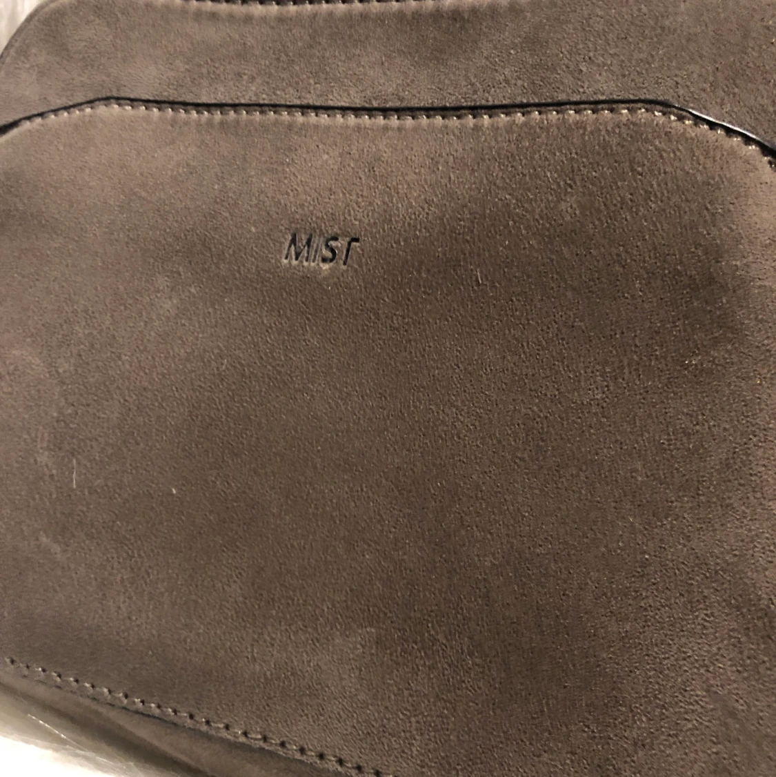 Grå mockaväska - 90