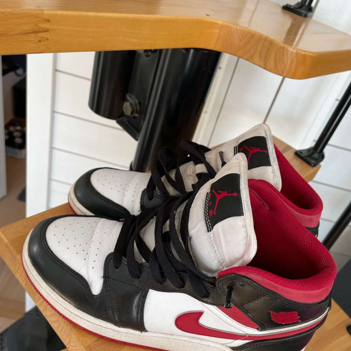 Air Jordan 1 Mid Gym red Black White - 91