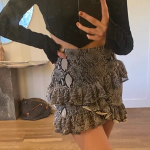 Kjol - Volangkjol från Bikbok storlek 36.💕