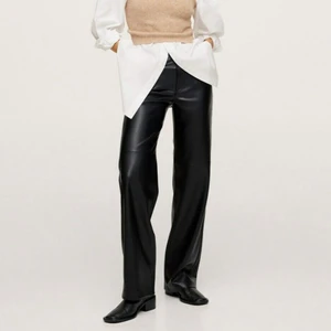 Skinnbyxor från Mango, nyskick  - Nya köpta från zalando. Använda fåtalgånger. Köpta för 600kr