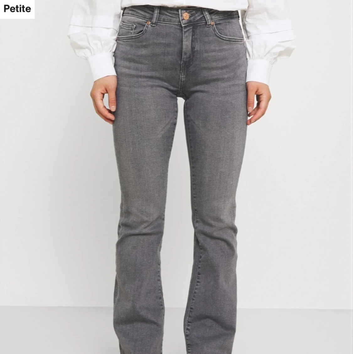 Gråa midwaist jeans! - 90