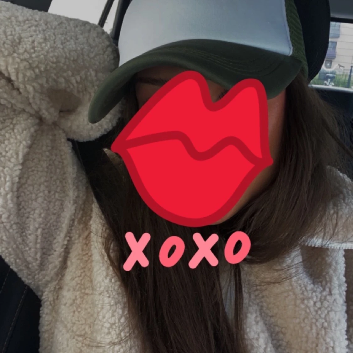 Keps och jacka till salu!