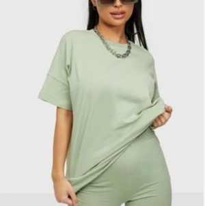 Set i strl xxs - Ett set från Nelly som ej kom till användning