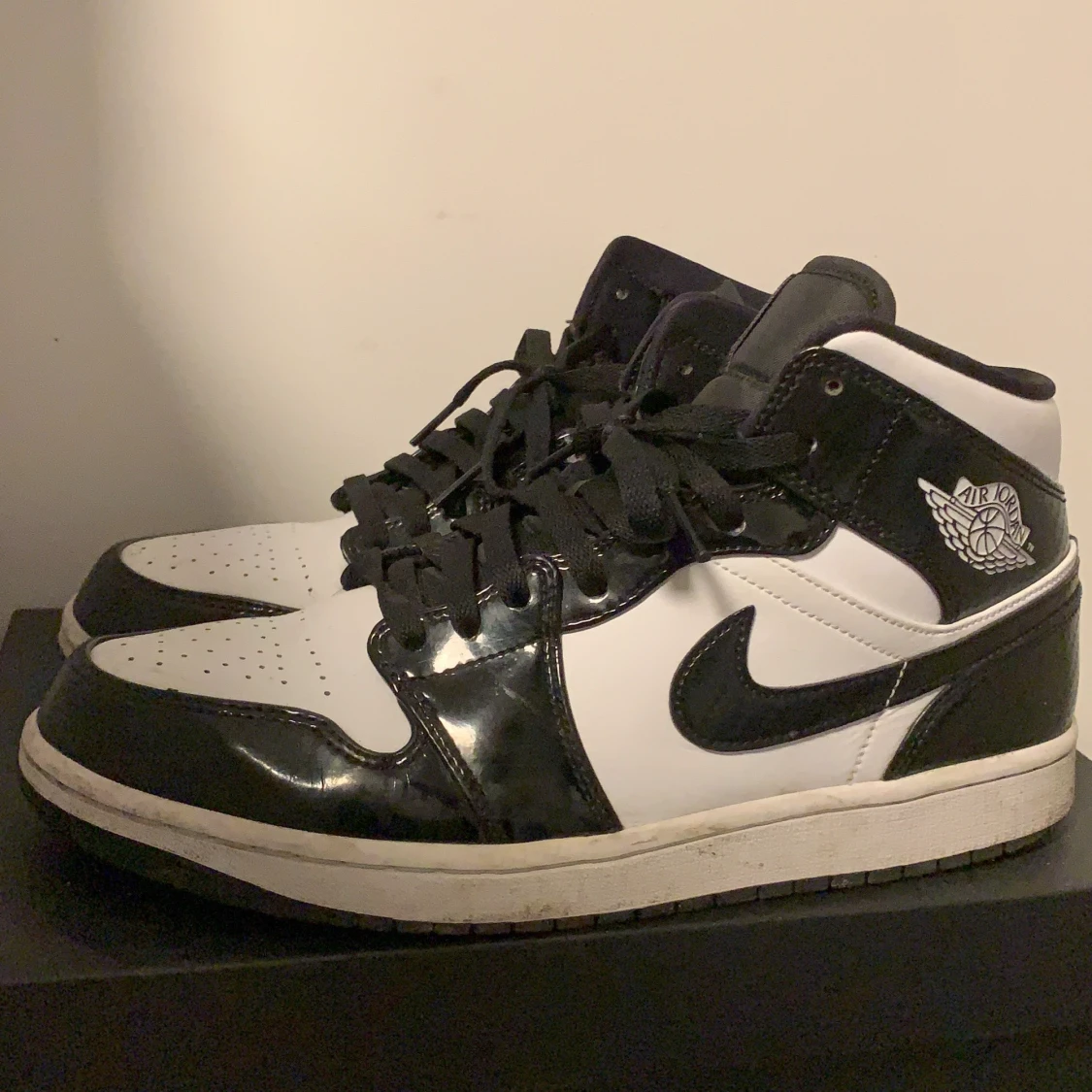 Nike air Jordan 1 mid carbon 