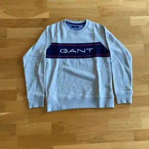 Grå Gant tröja