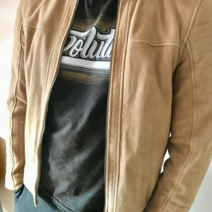 Mockajacka  - Äkta Mocka från Casual Friday, ordinarie pris 1800:- Mycket fint skick, nästintill oanvänd. 