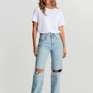 High waist jeans  - Säljer dessa jeans från Gina tricot, avvända max 5 gånger. Ny skick. Original priset är 499, säljes för 399.