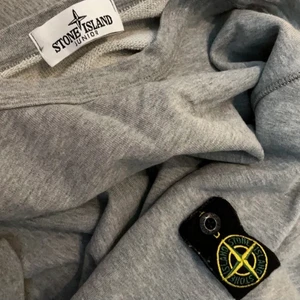 Tröja - Säljer denna tröjan då den inte kommer till användning tyvärr (lånade bilder). Köparen står för frakten💞💞