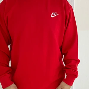 Nike  - Helt ny i storlek S. Det är ett unisex tröja och kan därför användas av båda könen