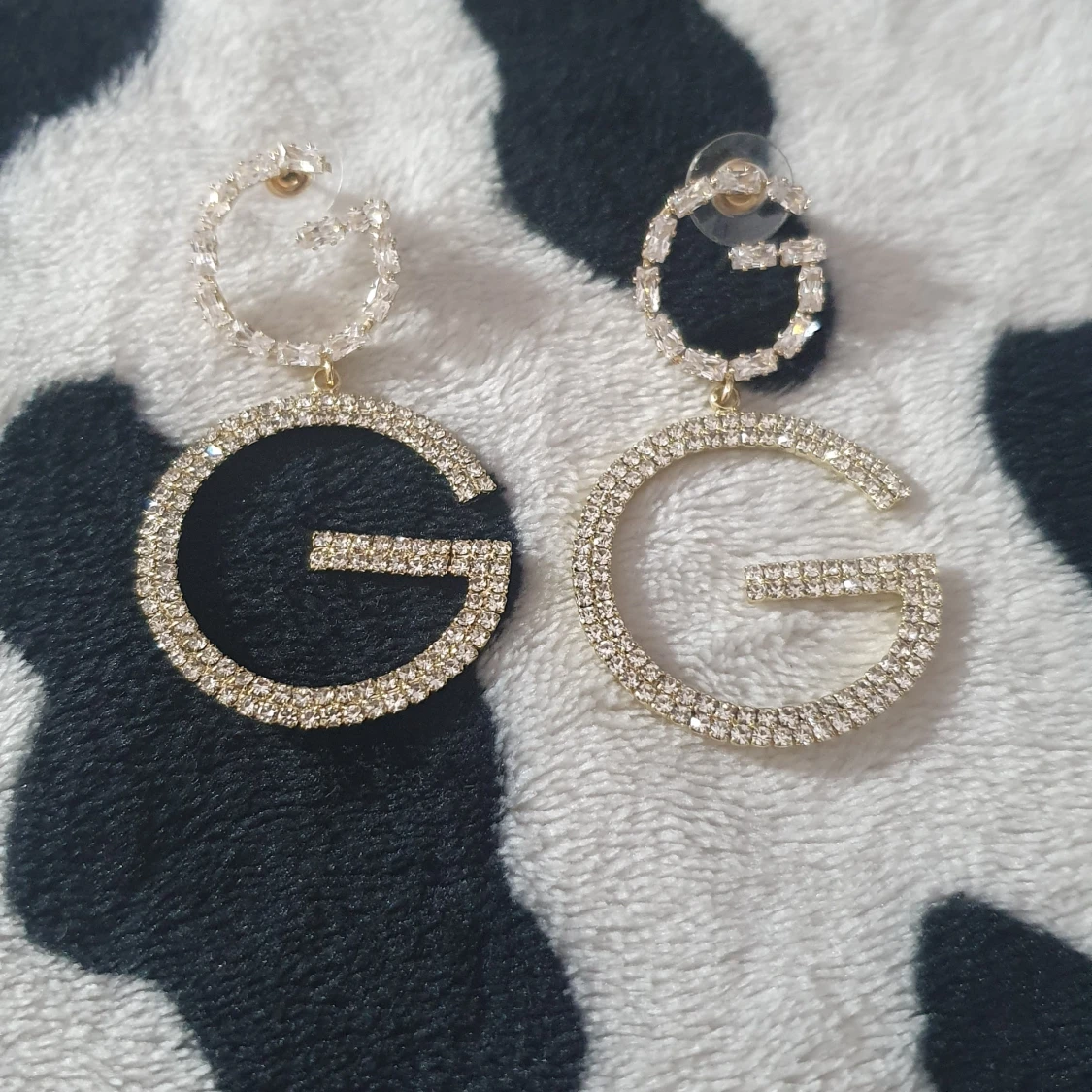 Rhinestone letter Drop örhängen - 90