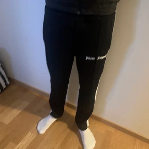 Palm angels  - Riktigt feta palm angels byxor, skick 9/10