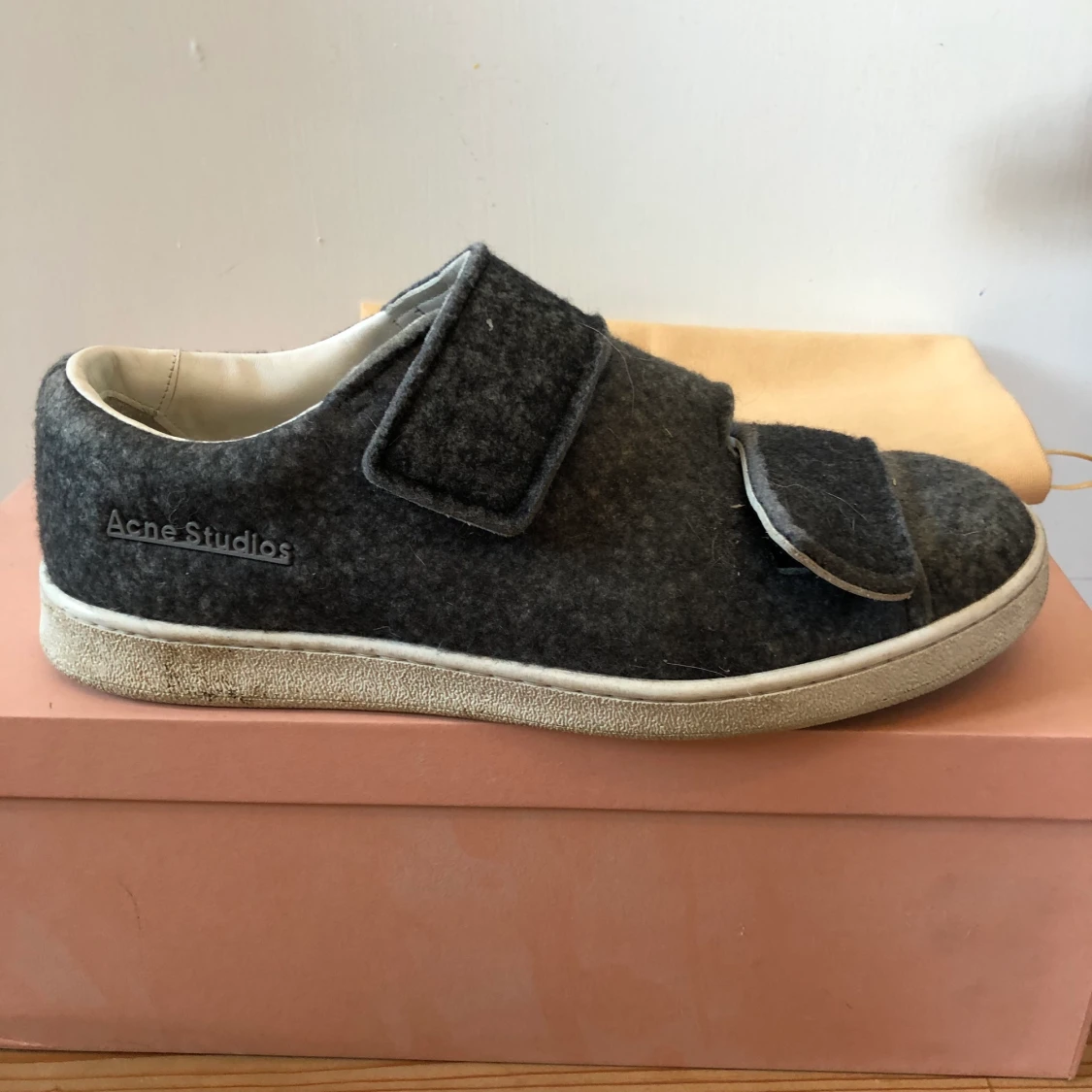 Skor Acne strl 40 - 90