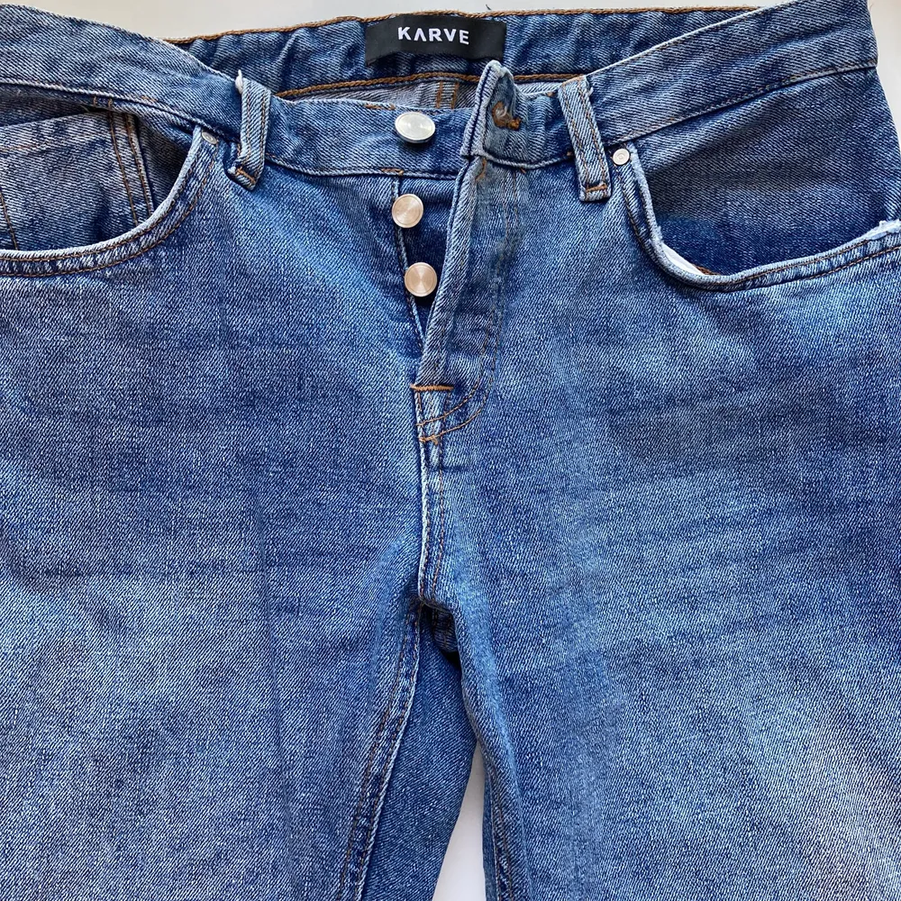Mom jeans från Karve - strolek S - fint skick - mellanblåa. Jeans & Byxor.