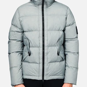 Peak performance  - Inteesse koll på min peak performance vinter jacka, stl L väldigt skön och varmt sparsamt använd😊