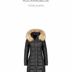 Rock and blue jacka -  (Lägger upp igen) Fin och varm lång jacka ifrån Rock and blue i storlek 40. Säljer då den är för stor på mig. Hör av er vid intresse😌