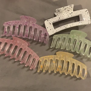 Hårklämmor - Jättefina hårklämmor! 40kr st eller alla 5 för 150kr! Plus frakt 