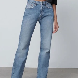 Midrise zara jeans - Storlek 36 men passar även 34 original längd och i nyskick 