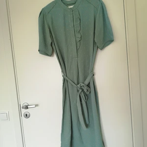 NOA NOA dress size 38 - Short sleeve shirt dress. 100% viscose. Bra skick.