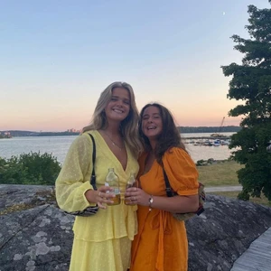 Sommar klänning 💛⚡️ - Perfekt klänning till sommaren. Slutsåld 