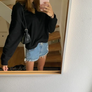 Weekday sweater  - Fin sweater från weekday i storlek S använd 2 gånger, Nice o ha på sommaren❤️ Kontakta mig för mer info