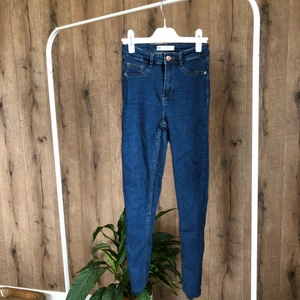 Oänvända molly jeans - Helt oanvända molly jeans, endast testade. 