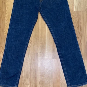 Jack & Jones straight leg Jeans - Storlek 32/32. Köp för 7 månader sen är i bra skick.
