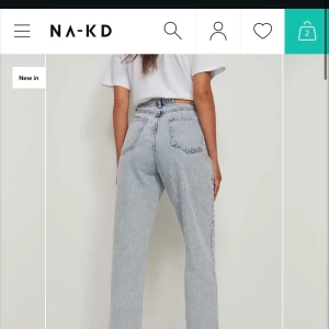 Ljusa jeans  - Ljusa jeans med slits från Na-Kd , använda 2 gånger. 
