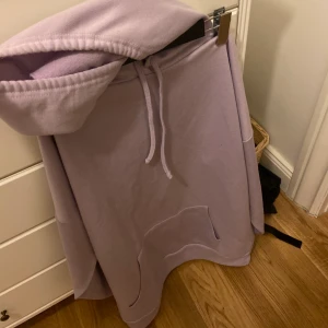 Hoodie  - Hoodie ifrån bohoo. Oversize. Storlek L. 70kr +frakt