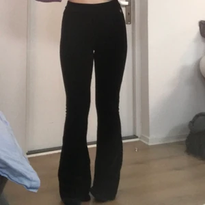 Byxor storlek 164 - Säljer eftersom att de är för långa för mig använda 1 gång