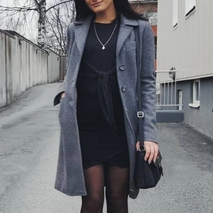 Ullkappa United Colors of Benetton  - Superfint skick utom två små revor i fodret, men det är inget som stör. Använd fåtal gånger. 80% ull