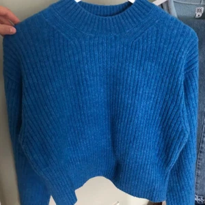 Weekday stickad tröja - Jättefin tröja från weekday använt max 3 gånger. Storlek S passar både större och mindre. Skriv privat för intresse☺️