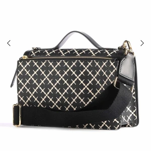 By malene birger  - Jätte fin väska! Använd typ 1 gång. Kommer inte till användning tyvärr