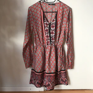 Klänning/tunika  - Klänning från Boohoo. Storlek S. Använd 1 gång 