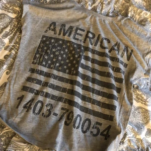 T-shirt - T-shirt från hm, säljer då den inte kommer till användning 💓